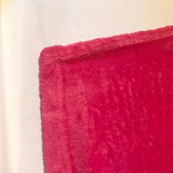 Hello Kitty Broadway Fleece Blanket 73 x 60 Inch Size - Picture 13 of 16